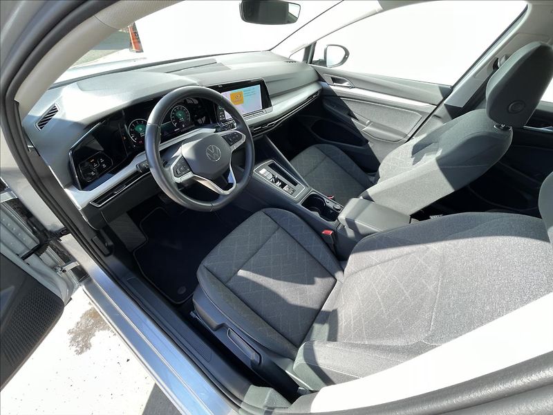 Volkswagen Golf 1,5 eTSI DSG Life  Variant - fotka 5 z 23