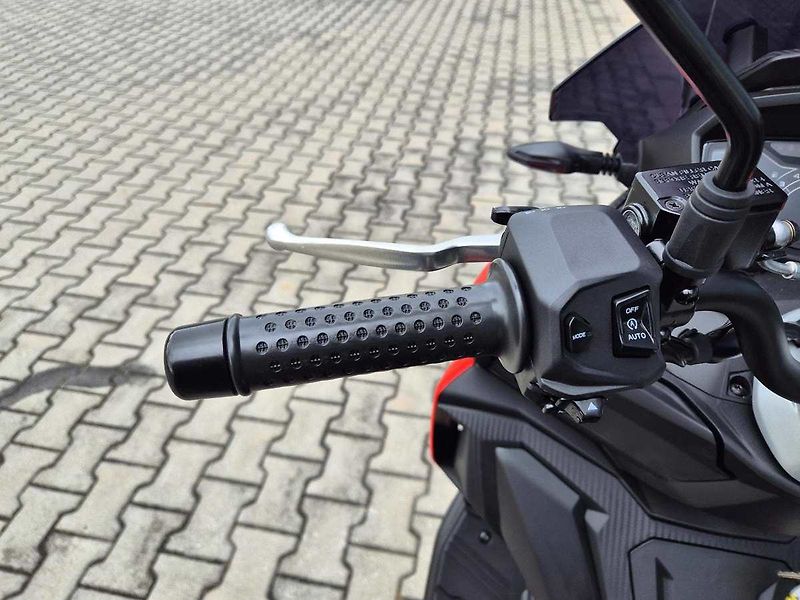 Aprilia SR GT 125 (2026) SPORT - AKČNÍ CENA - fotka 40 z 62