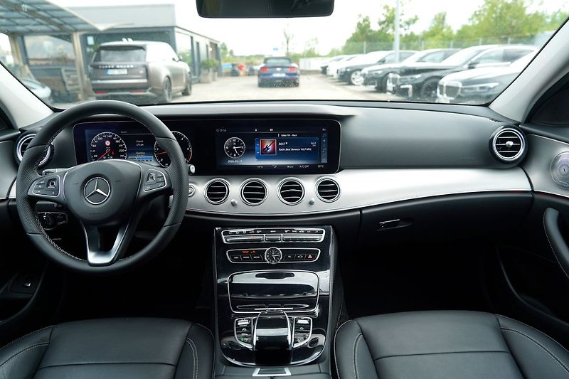 Mercedes-Benz Třídy E 350d AMG/kůže/AT/Led - fotka 23 z 40