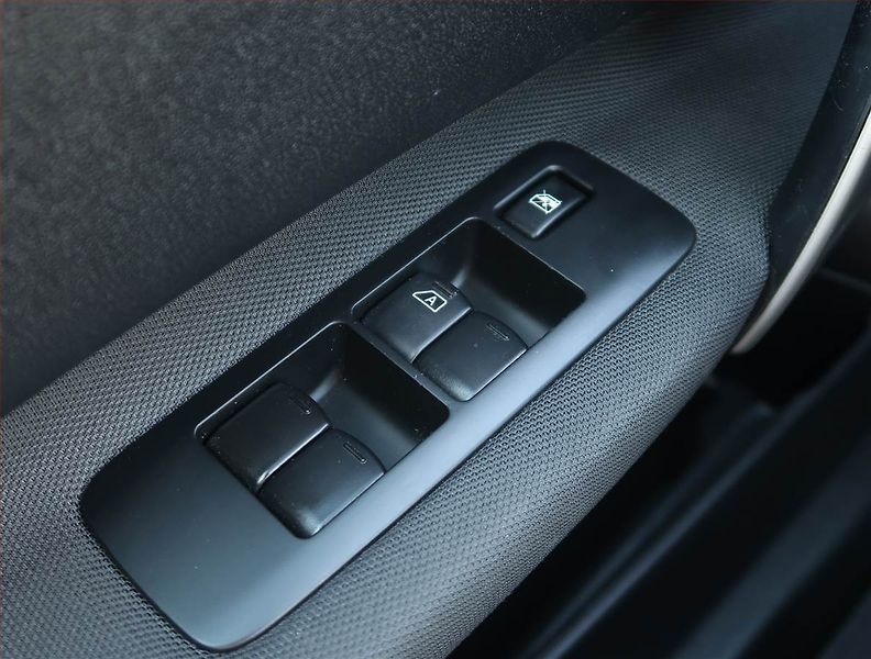 Nissan Qashqai (2013) 2.0, Automat, ČR,1.maj - fotka 16 z 21