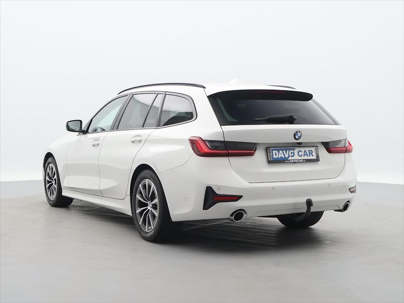 BMW Řada 3 Touring 2,0 320d 140kW CZ DPH - fotka 5 z 35