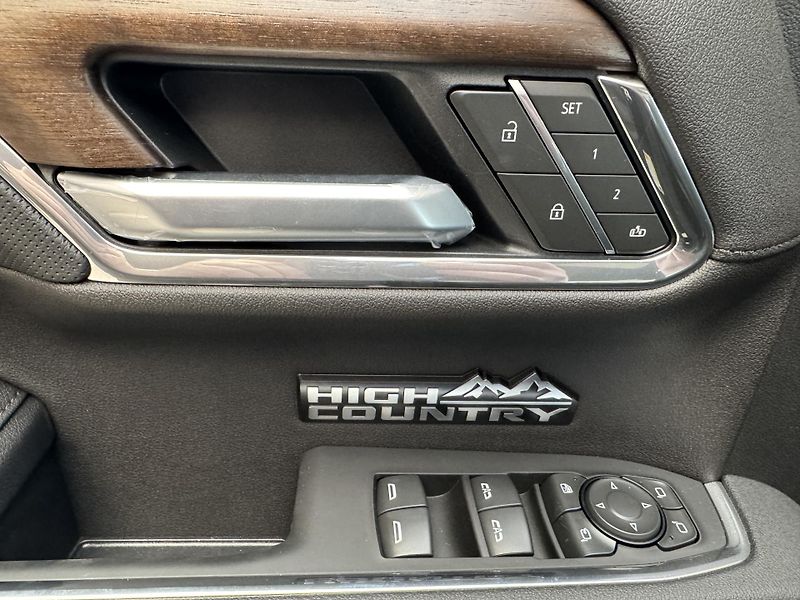 Chevrolet Silverado High Country 6,2 V8 + LPG - fotka 25 z 57