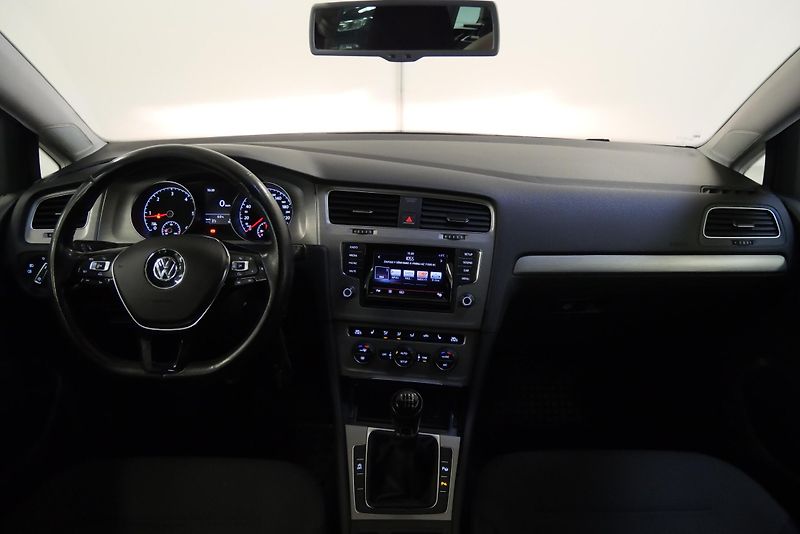 Volkswagen Golf - fotka 5 z 27