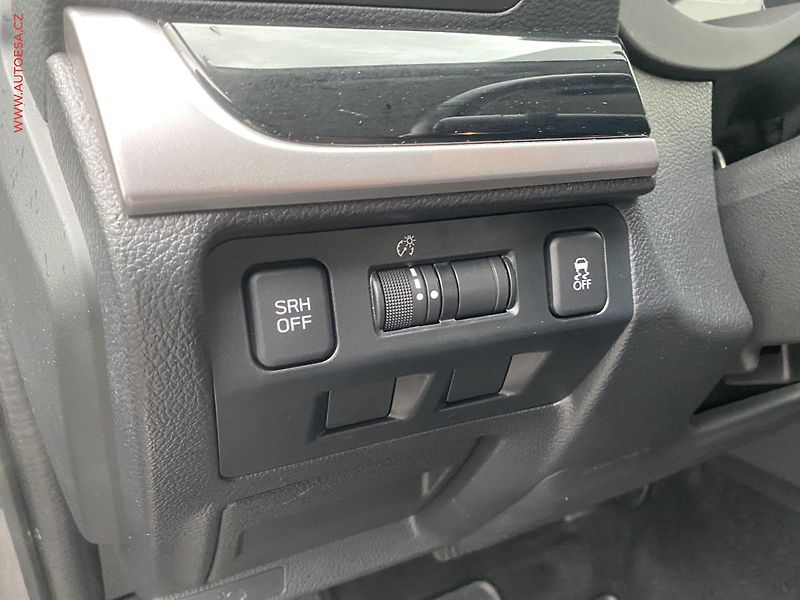 Subaru Forester (2017) 2.0 i AWD, AT, kamera, TZ - fotka 15 z 18