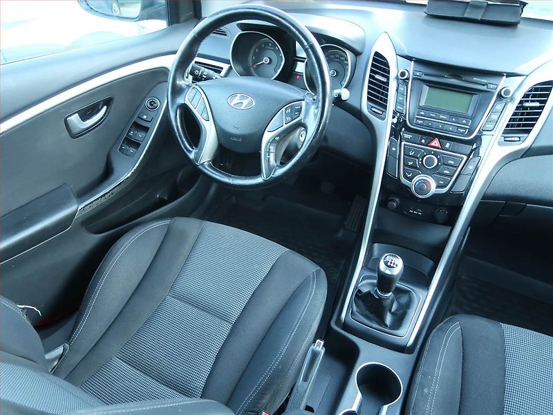 Hyundai i30 (2014) 1.6 MPI, Serv.kniha, Tempomat - fotka 7 z 14