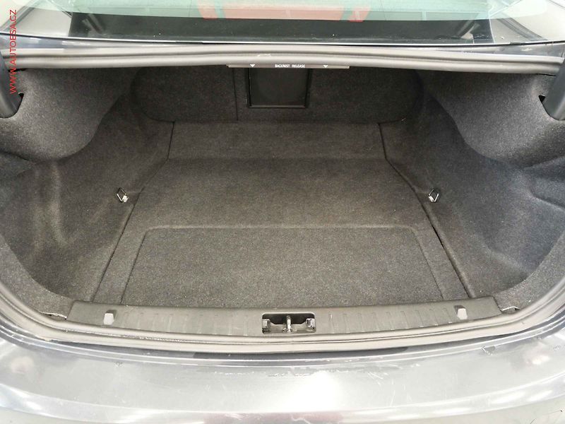 Volvo S60 (2011) 2.0d, servis.kniha, AT - fotka 7 z 21
