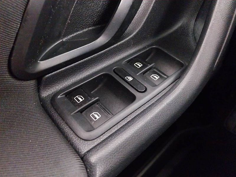 Škoda Fabia (2012) Ambition 1.6 TDI, Serv.kniha - fotka 18 z 20