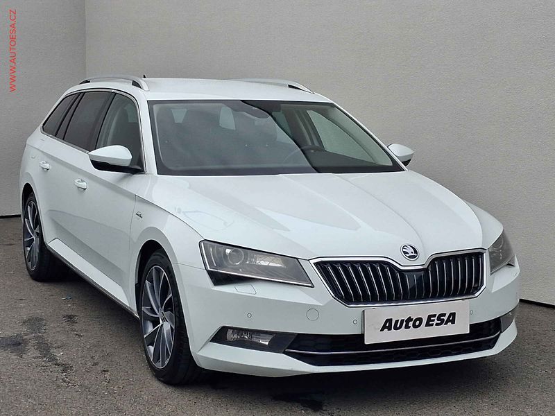 Škoda Superb (2017) 2.0TDi, DSG, bixen, kůže - fotografie inzerátu