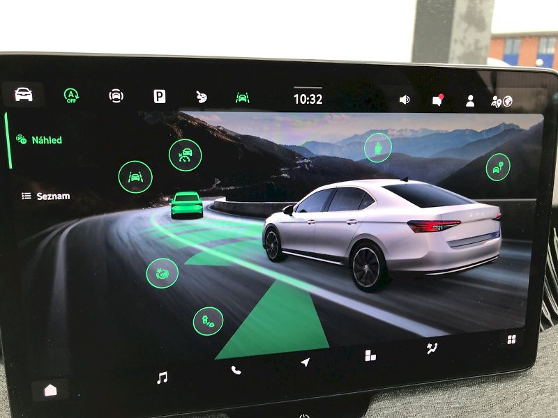 Škoda Superb (2025) SELEC TD 110/2.0 A7F - fotka 9 z 27