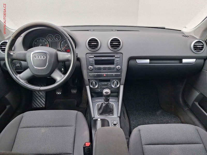 Audi A3 (2009) 1.4 TFSi, Attraction, AC - fotka 8 z 14