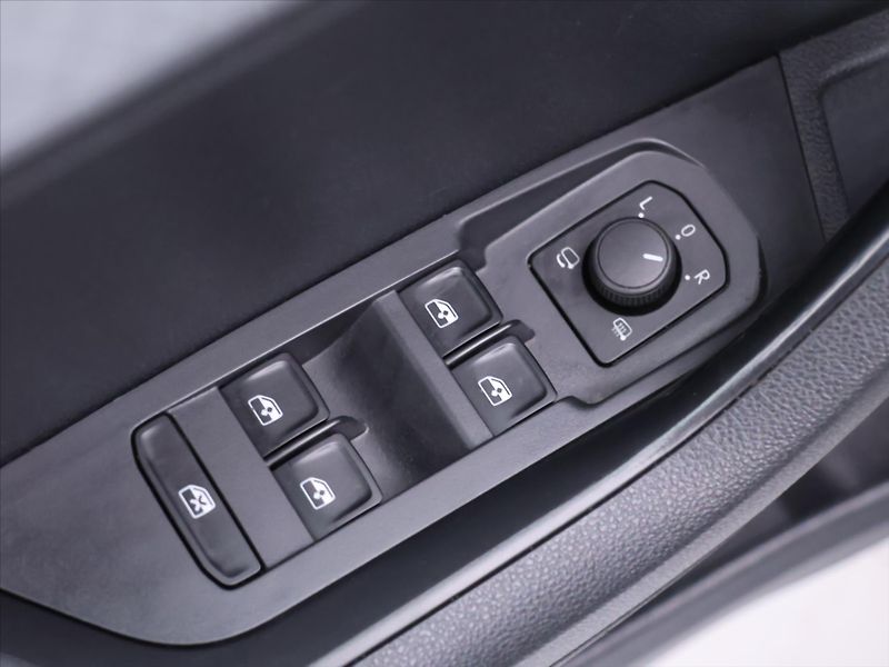 Škoda Karoq 2.0 TDI 110kW DSG 4x4 Ambition - fotka 15 z 32