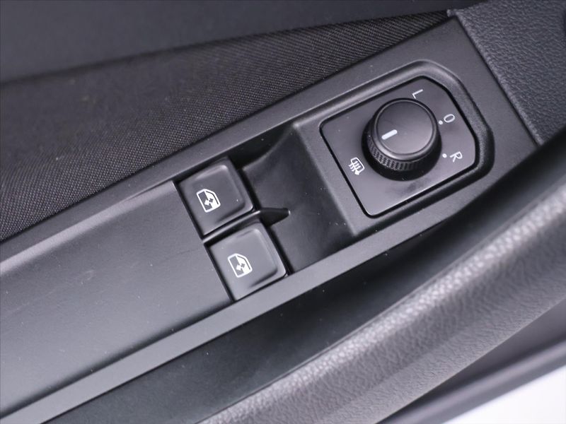 Škoda Scala 1.0 TSI 70kW Ambition CZ - fotka 14 z 31
