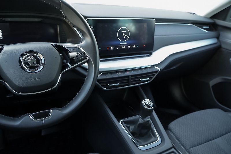 Škoda Octavia 2.0 TDi - fotka 19 z 28