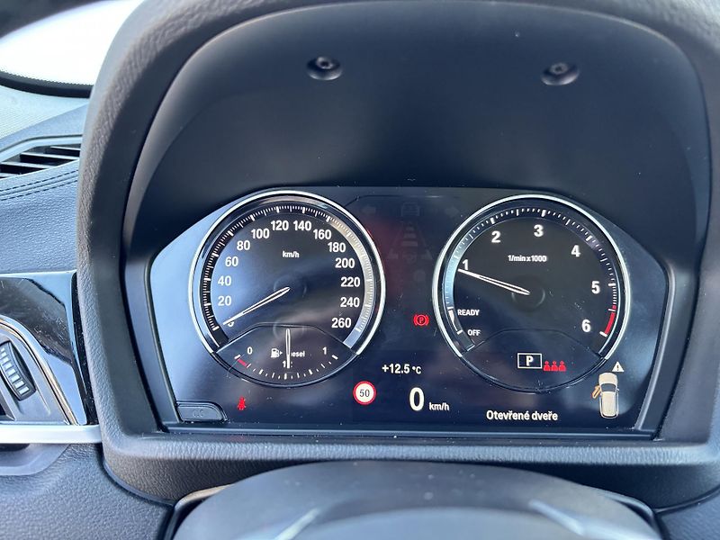 BMW X1 (2022) 2.0D 140kW, X-Drive Alu Kola!  - fotka 21 z 33
