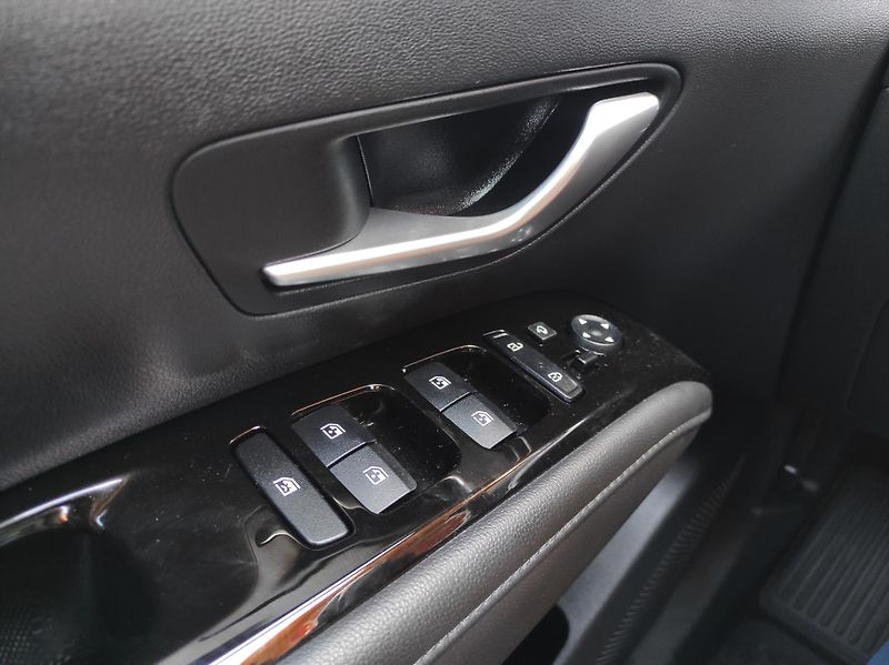 Hyundai Tucson 1,6T-GDi Hev,SMART, 4x4, AT - fotka 32 z 51