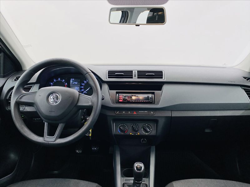 Škoda Fabia 1,2 TSI 66kW Active Plus - fotka 9 z 20