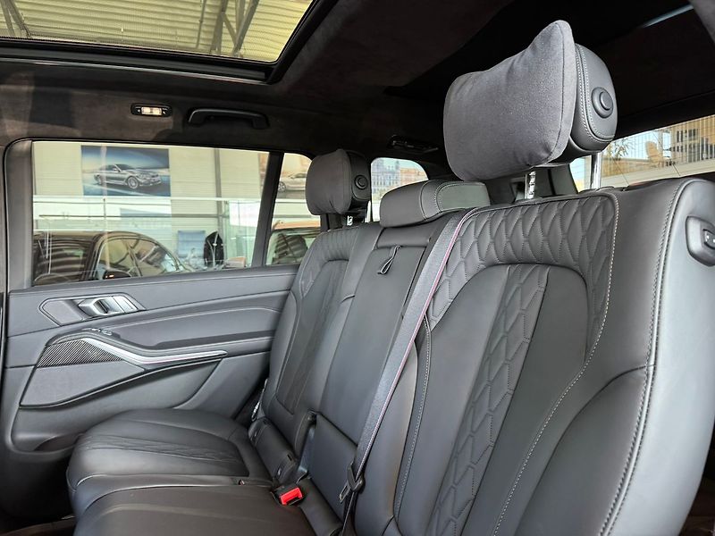 BMW X7 40xd Masáže Nezávislé Tažné - fotka 18 z 21