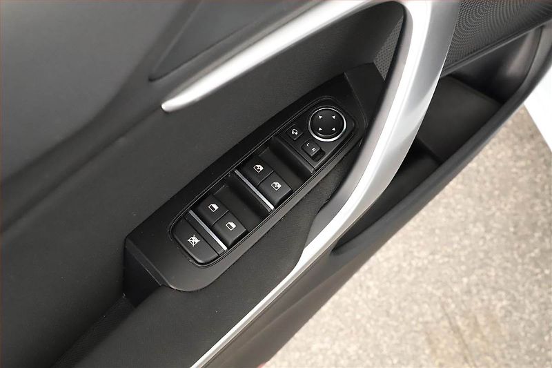 Kia Ceed (2020) Exclusive 1.4 T-GDI, Navi - fotka 15 z 17
