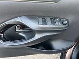 Toyota Yaris Cross 1.5L HEV130 Executive Tech VIP - náhled 26