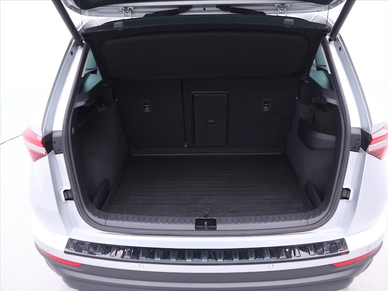 Škoda Karoq 1,5 TSI 110kW DSG CZ Style DPH - fotka 9 z 36