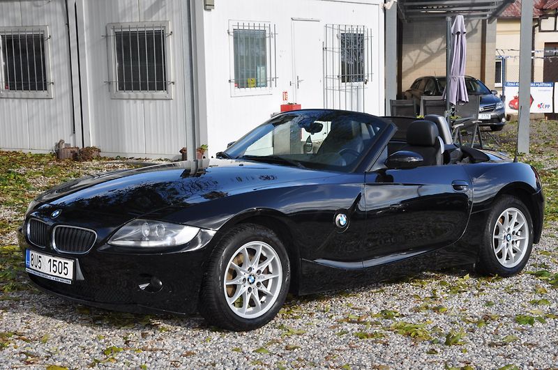 BMW Z4 2.0i 110kW - fotka 1 z 13