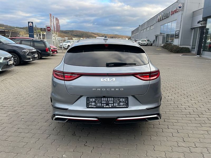Kia Pro_Ceed 1,5 T-GDi GPF 7DCT GT LINE PLU - fotka 6 z 14