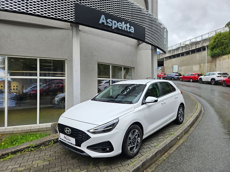Hyundai i30 1.5i Family, serv.kn., 1.maj. - fotografie inzerátu