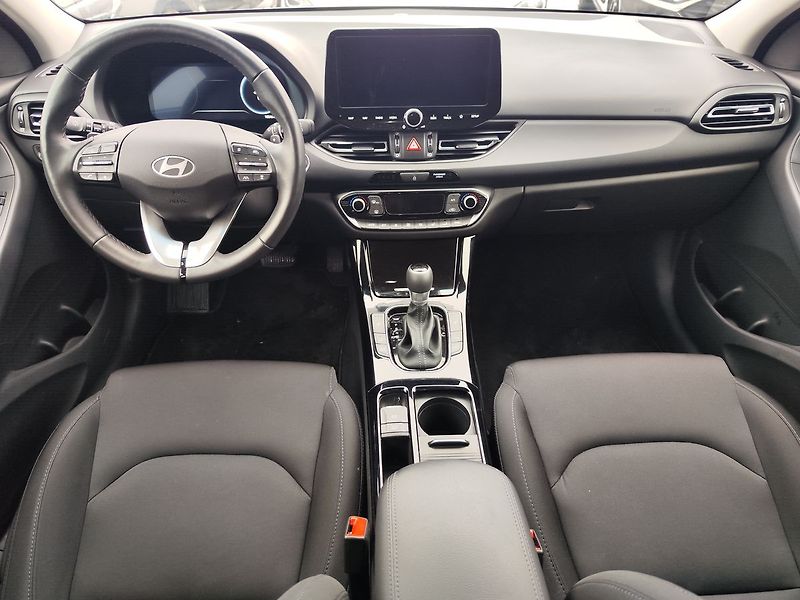 Hyundai i30 1.5 T-GDI/103kW Style DCT - fotka 13 z 33