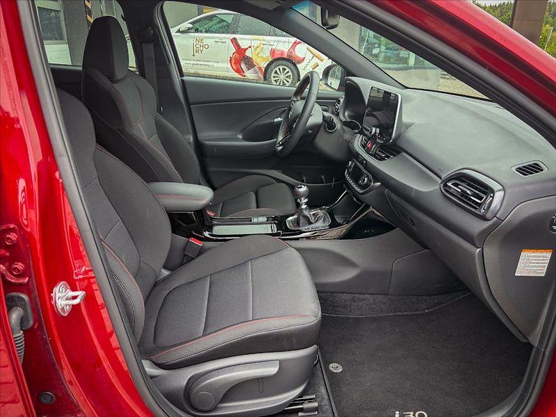 Hyundai i30 1,5 T-GDI N-Line - fotka 15 z 19