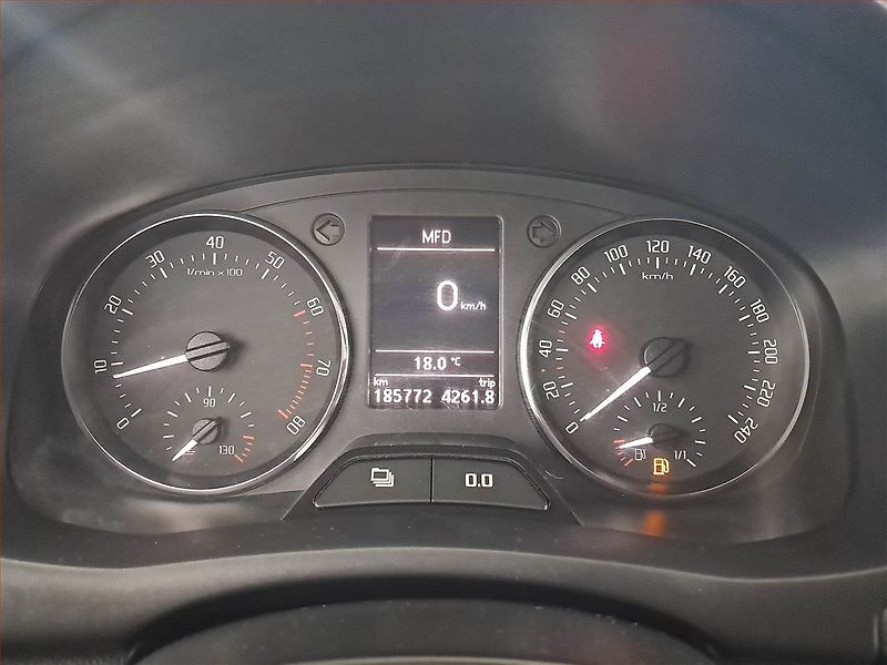 Škoda Fabia (2012) Ambition 1.2 TSI, nová STK - fotka 11 z 16