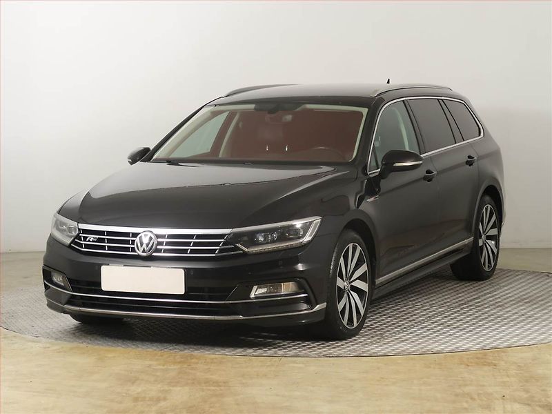 Volkswagen Passat (2018) 2.0 TDI, 4X4, Automat, Kůže - fotka 2 z 28