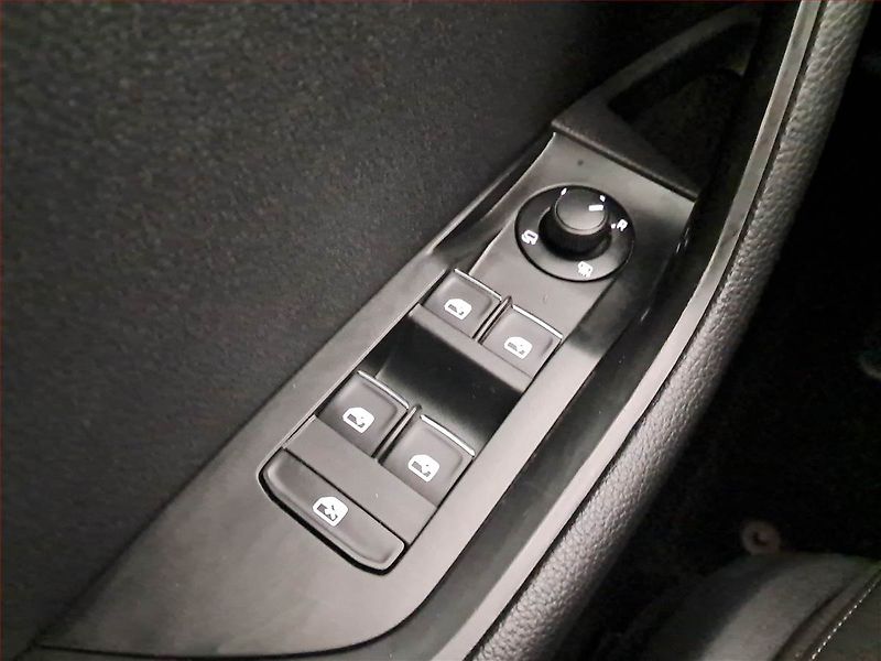 Škoda Superb (2017) 2.0 TDI, Automat, Navi, Xenony - fotka 18 z 18