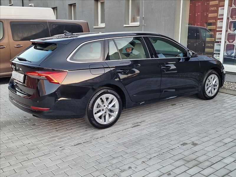 Škoda Octavia 2.0TDI 110kW DSG Style, 1.Maj. - fotka 11 z 50