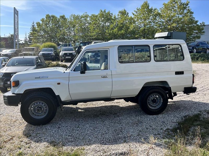 Toyota Land Cruiser MY24  GRJ78 4,0 V6 6A/T LX - fotka 4 z 23