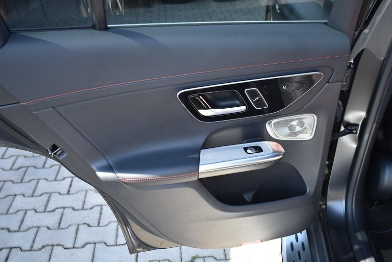 Mercedes-Benz GLC AMG 63Se Performence Kupé - fotka 10 z 32