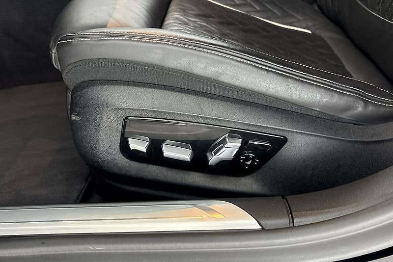 BMW Řada 7 M760Li xDrive - fotka 20 z 22