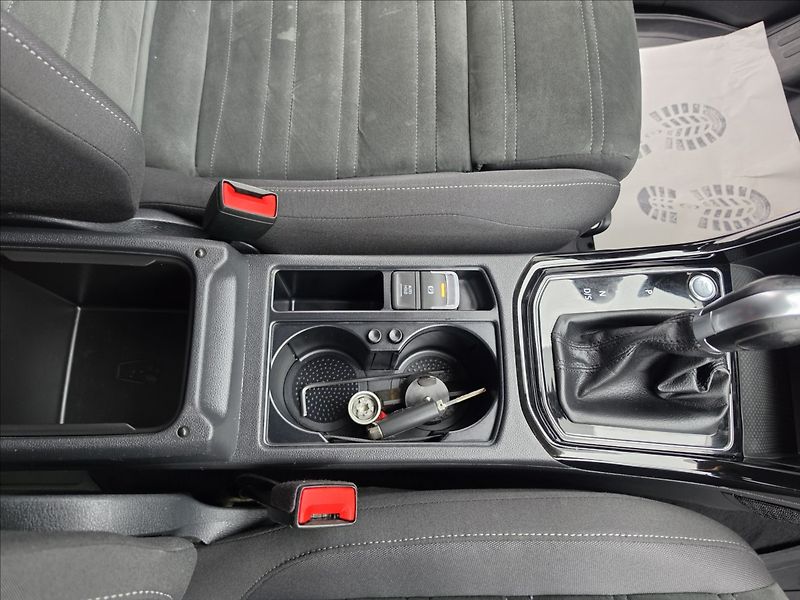 Volkswagen Touran 1,4 TSi 110KW DSG Highline 7MÍ - fotka 39 z 50