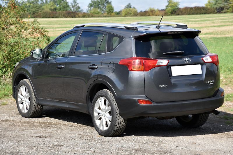 Toyota RAV4 2.2 D4-D AWD,XENONY,KAMERA,ČR - fotka 4 z 49