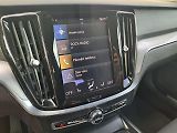 Volvo V60 (2021) 2.0 B4 Momentum, ZÁRUKA - náhled 23