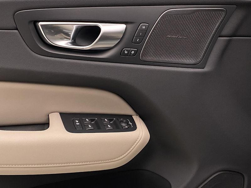 Volvo XC60 T8 AWD RECHARGE ULTRA DARK CZ - fotka 24 z 69