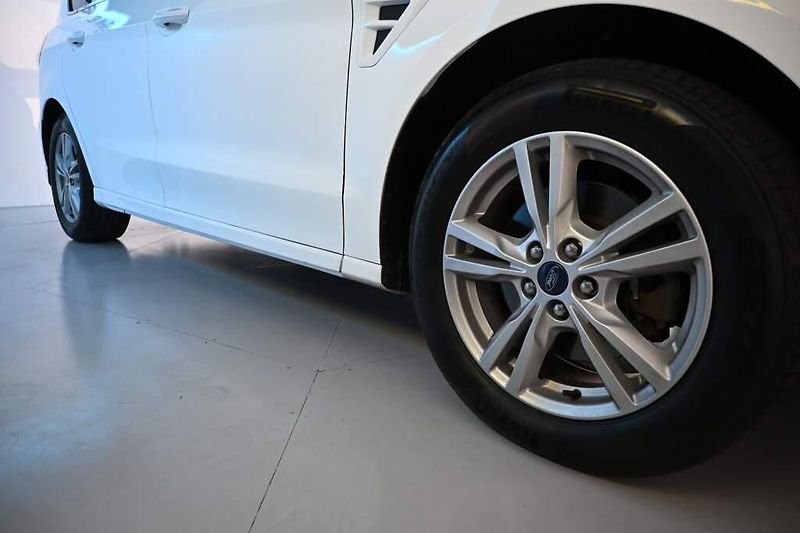 Ford S-MAX (2022) 2.0 7 Míst 140 KW LED SONY ACC - fotka 39 z 41