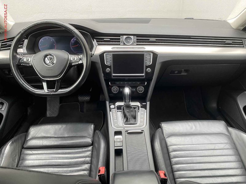 Volkswagen Passat (2014) 2.0 TDI 4Motion, ČR - fotka 8 z 19