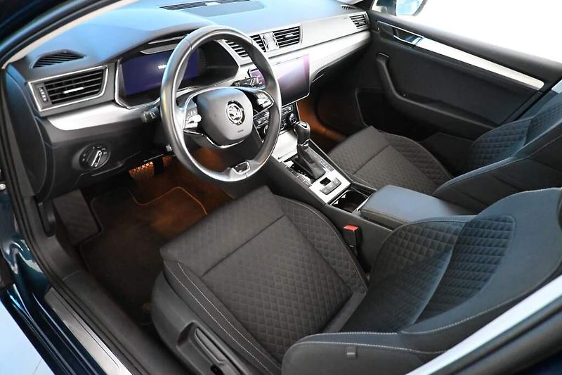 Škoda Superb (2022) 2.0 DSG LED ACC Virtual Tažné - fotka 11 z 37