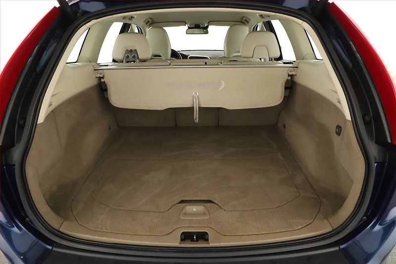 Volvo XC60 (2012) D4, Automat, Tempomat - fotka 16 z 17