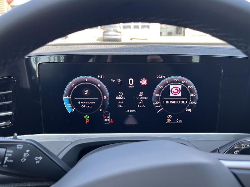 Volkswagen Passat ELEGANCE 2,0 TDI 7DSG 110 kW - fotka 13 z 25
