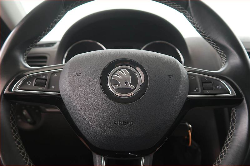 Škoda Yeti (2015) Ambition 2.0 TDI, Serv.kniha - fotka 16 z 19