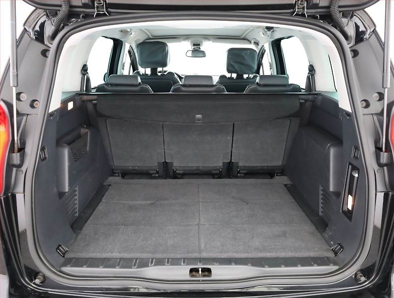 Peugeot 5008 (2011) 2.0 HDI, Navi, Xenony - fotka 15 z 16