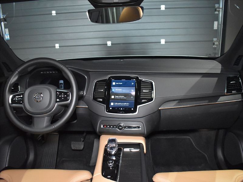 Volvo XC90 2,0 B5 AWD Plus Pano,Ventilace - fotka 14 z 26