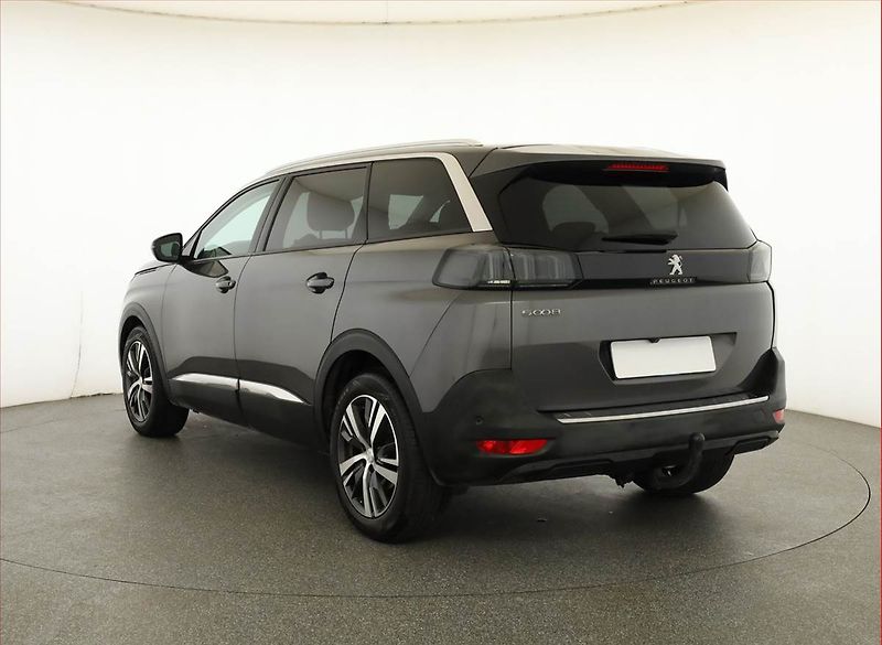 Peugeot 5008 (2021) 1.5 BlueHDi, Automat, 7 míst - fotka 4 z 19