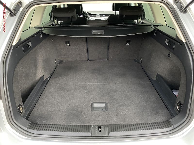 Volkswagen Passat (2015) 2.0 TDi, Comfortline, navi - fotka 7 z 18